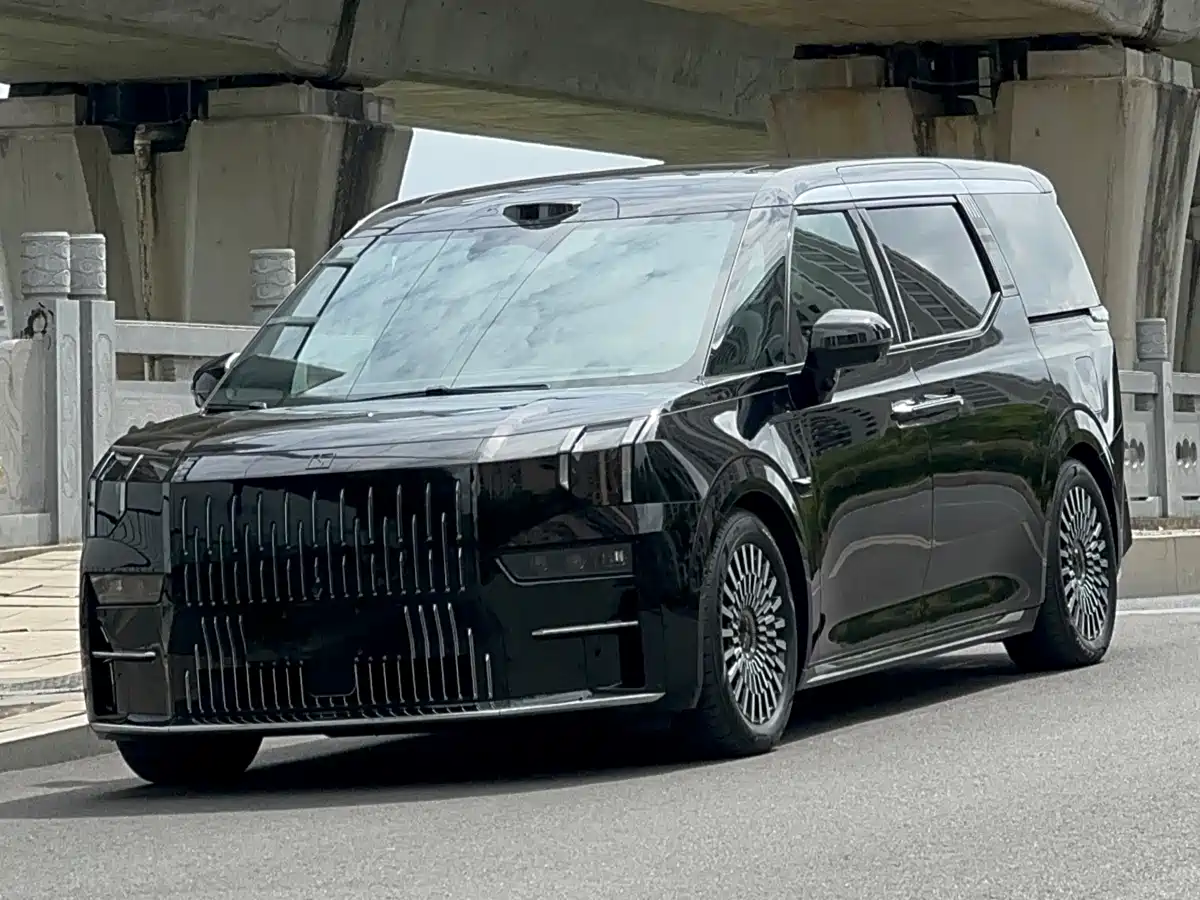 ZEEKR 009 2025 2024 6-seat Executive AWD 108kWh