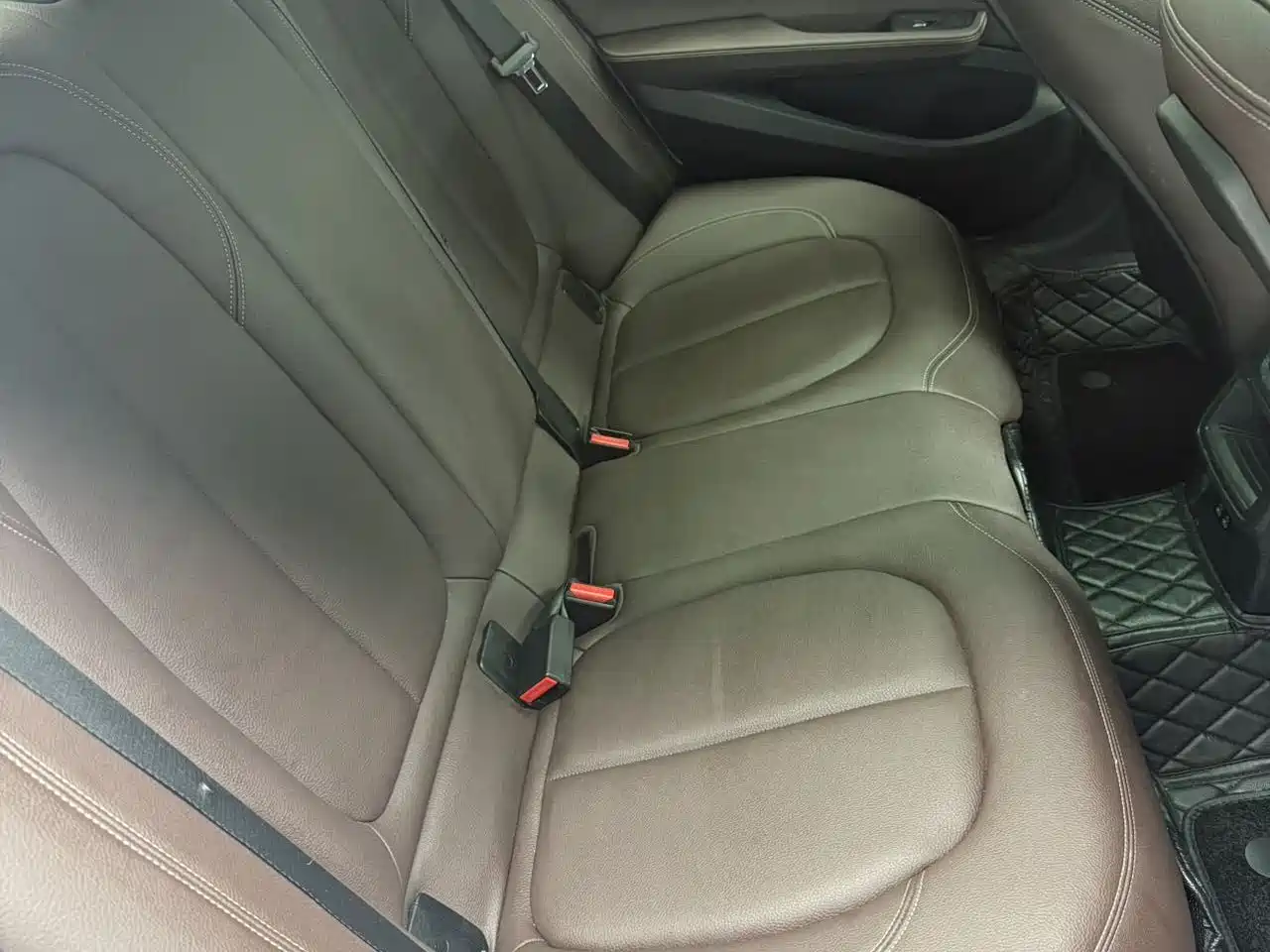 BMW 1 Series 2021 120i M Sport Shadow Edition фото 12