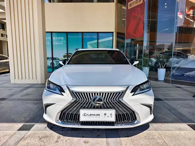 Lexus ES 2020 200 Excellence — фото 2