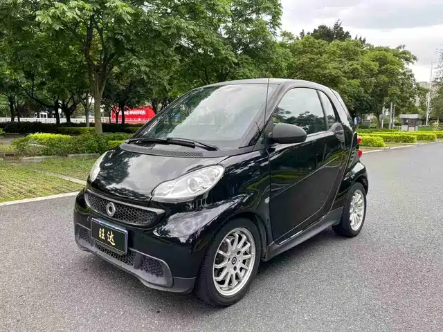 smart fortwo 2012 1.0 MHD Hardtop Standard — фото 1