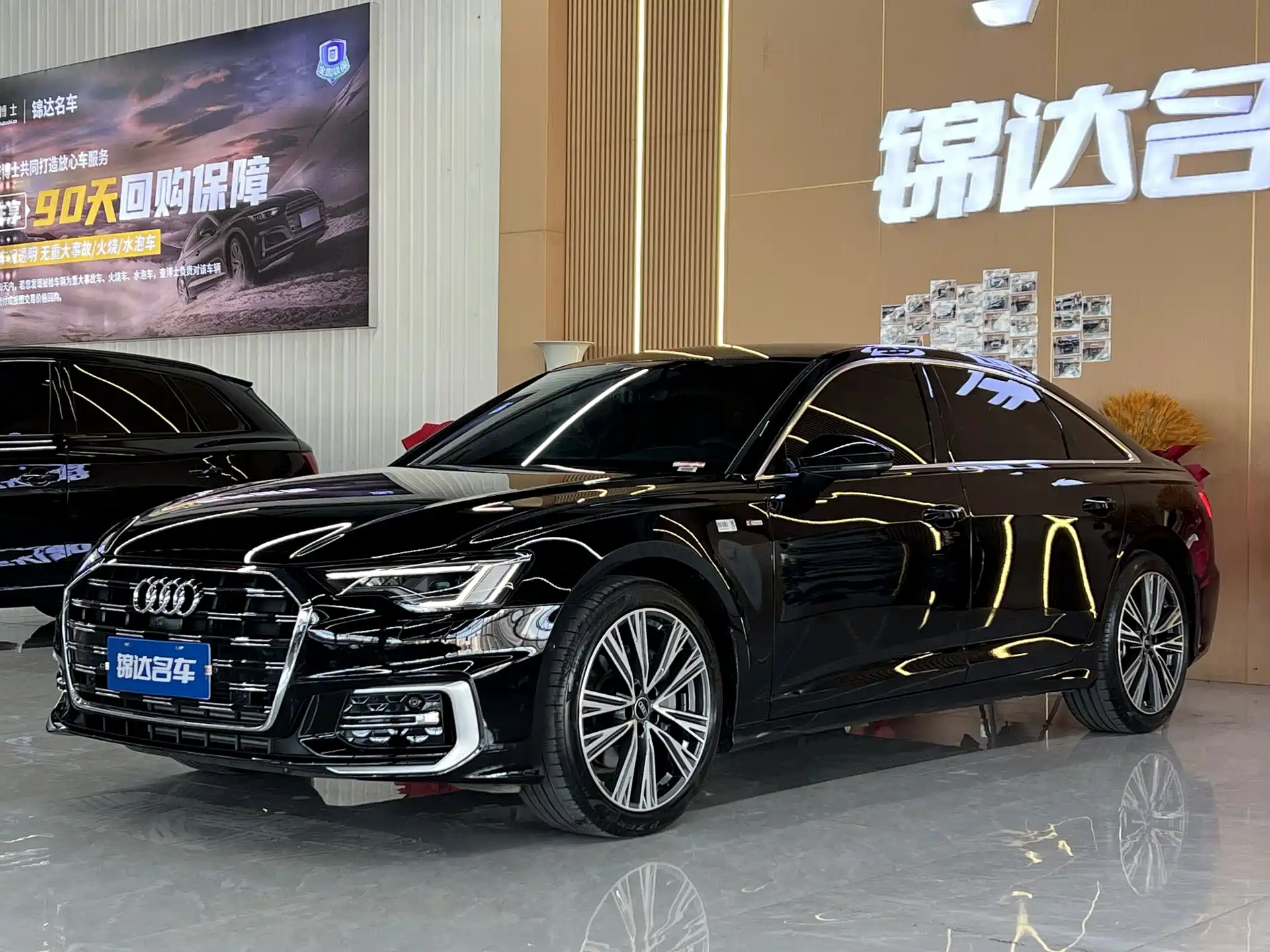 Фото 1 - Audi A6L