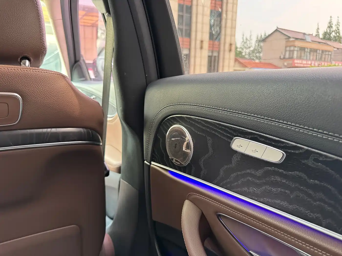 Mercedes-Benz E-Class 2016 E 200 L Sport Type фото 16