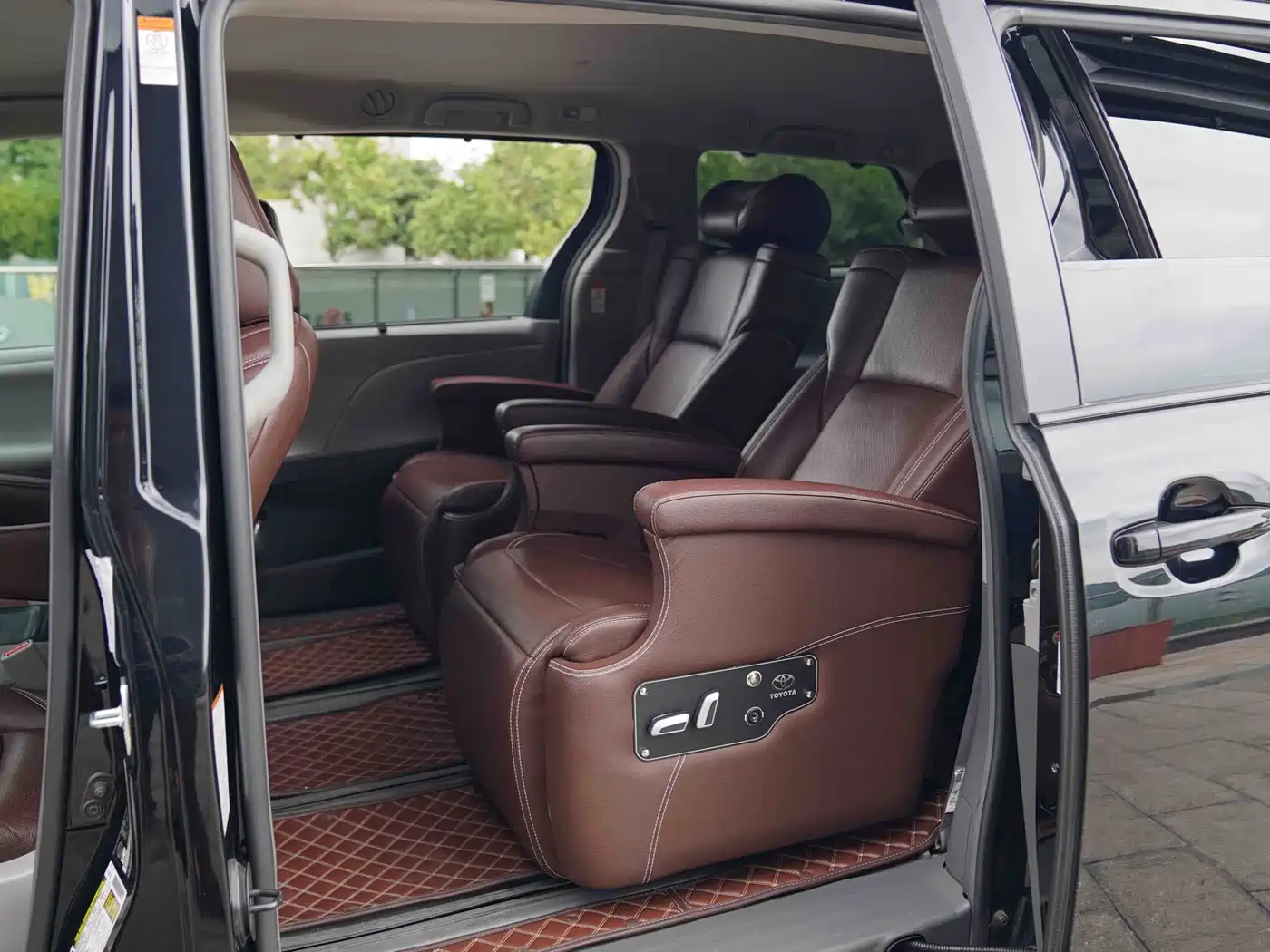 Toyota Sienna 2015 3.5L 4WD L фото 6