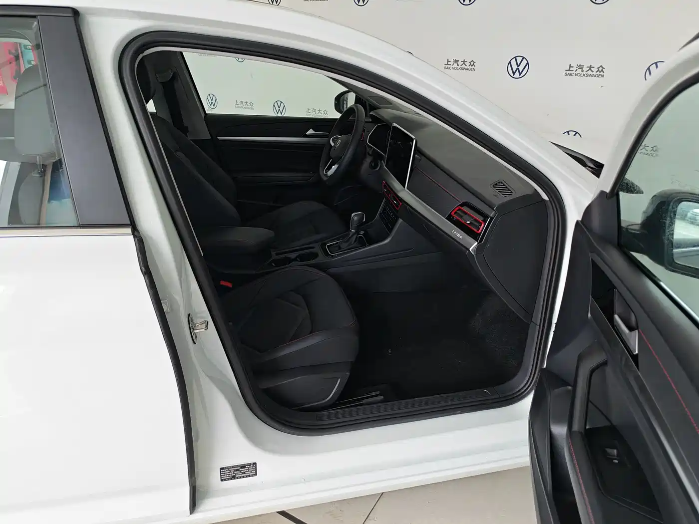 Volkswagen Lavida 2024 Model 300TSI DSG Starlight Leading Edition фото 11