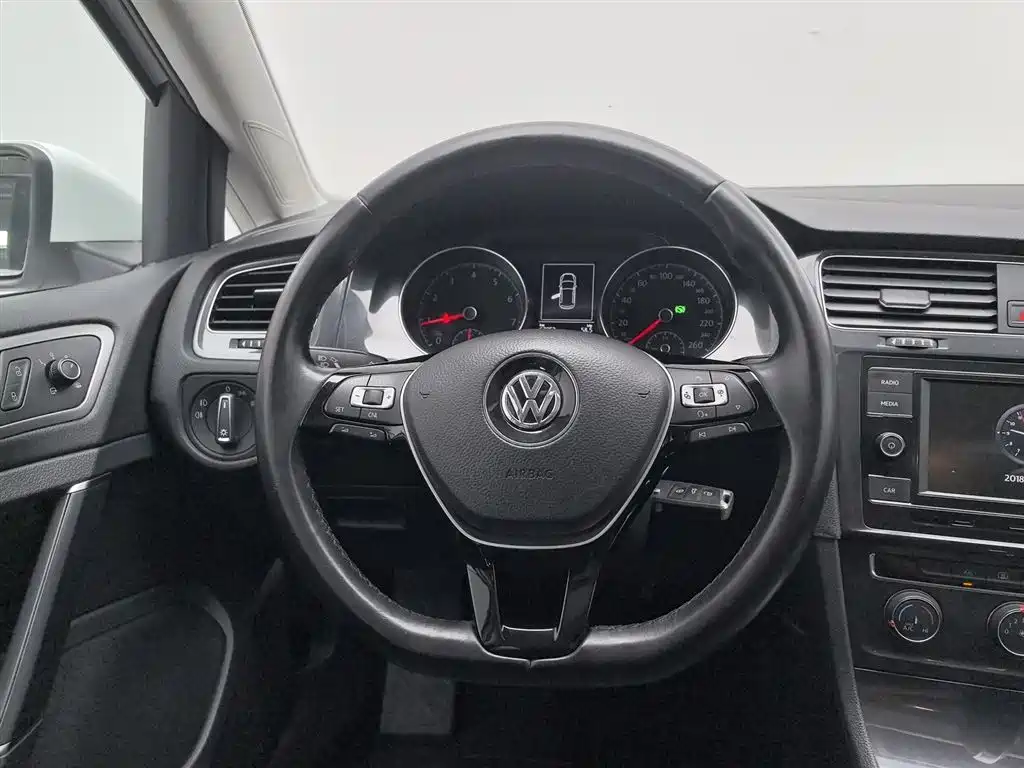 Volkswagen Golf 2018 230TSI Automatic Comfort фото 11