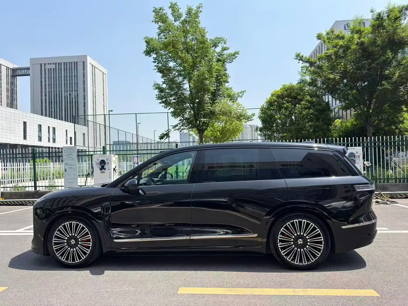 NIO ES8 2025 Base Model 7-Seater фото 3