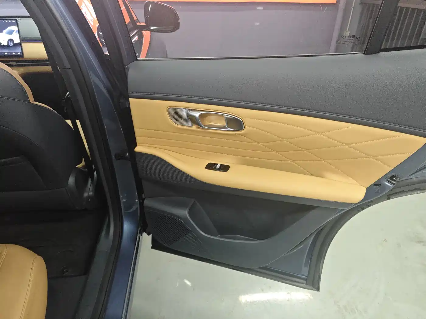 Geely Galaxy Galaxy Starship 7 EM-i 2025 120km Navigation Edition фото 32