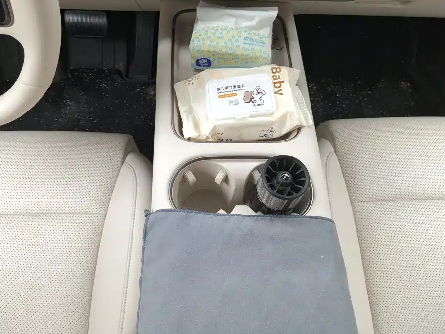 Li Auto i6 2026 2025 2WD Base Model