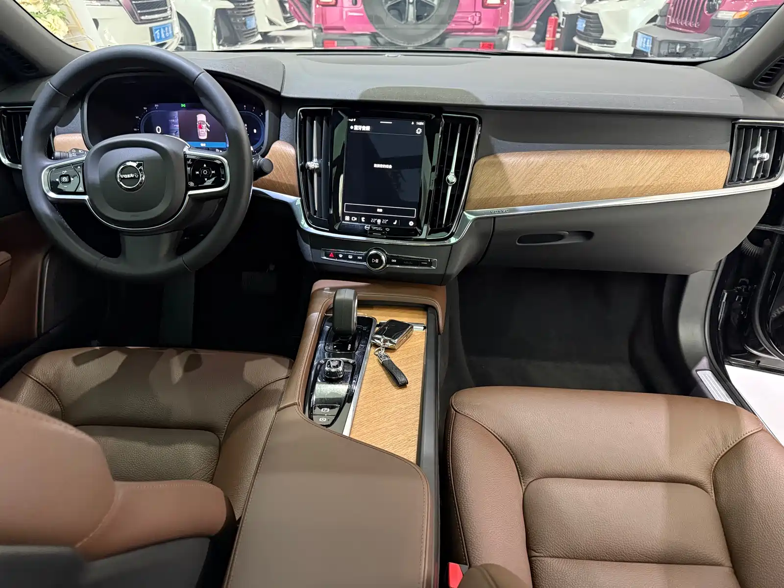 Фото 13 - Volvo S90