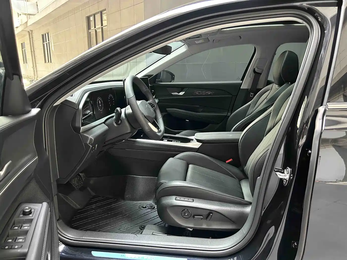 Volkswagen Passat 2026 2025 Pro 380TSI Dragon Fortune Edition