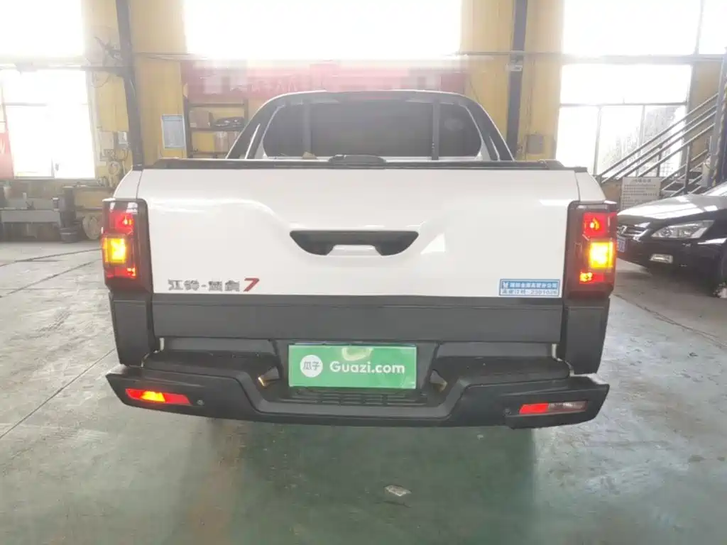 Jiangling Yuhu 7 2020 2020 Model 2.0T Diesel Automatic 2WD Comfort Short Wheelbase China VI JX4D20A6L