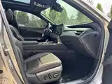 Photo 18 - Lexus RX