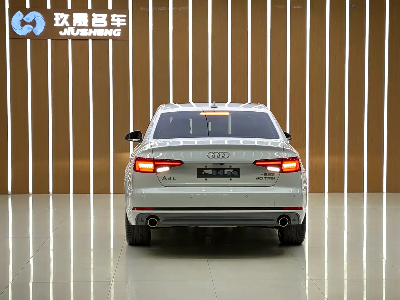 Audi A4L 2018 30th Anniversary 40 TFSI Fashion фото 4