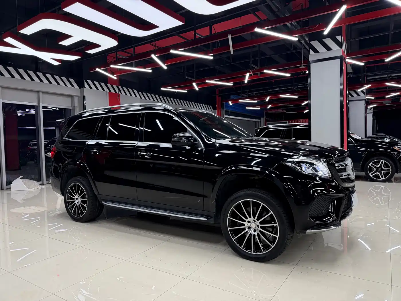 Photo 3 - Mercedes-Benz GLS