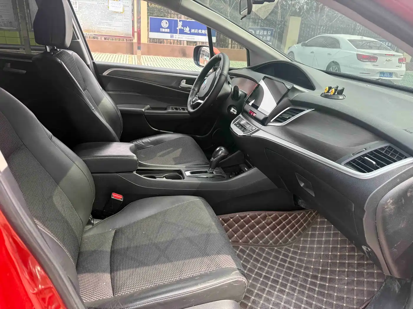 Honda Jade 2014 2013 1.8L Automatic Comfort Edition 5-seater