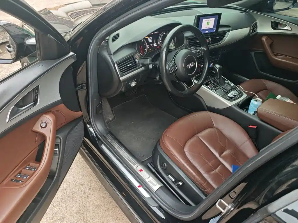 Фото 17 - Audi A6L