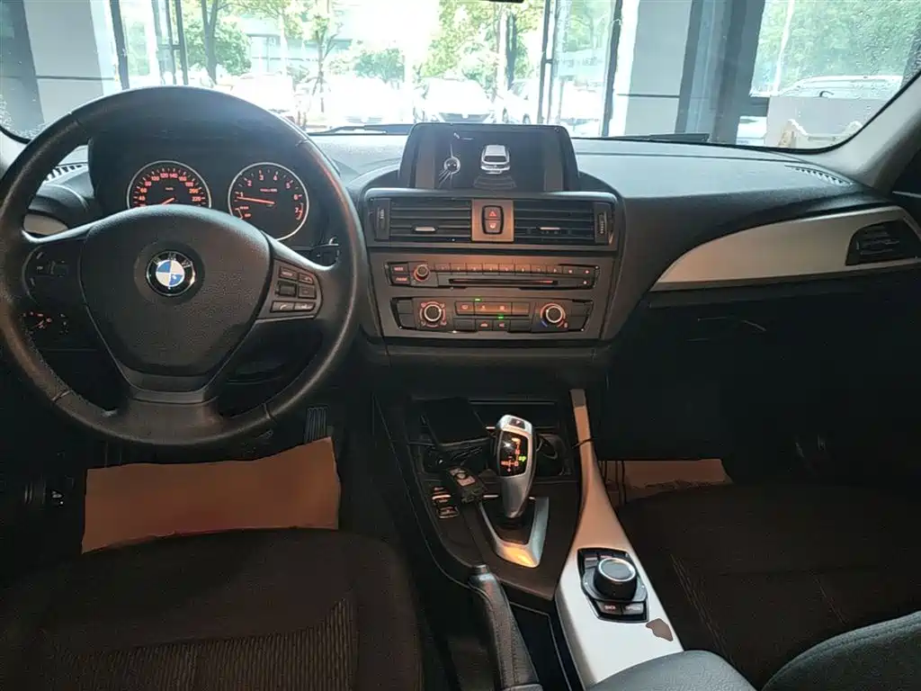 BMW 1 Series (Import) 2013 Facelift 116i Leading Model фото 10