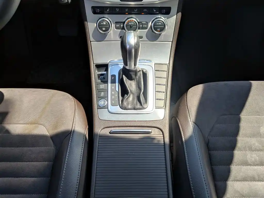 Volkswagen Magotan (Import) 2015 2015 Wagon 2.0TSI Comfort