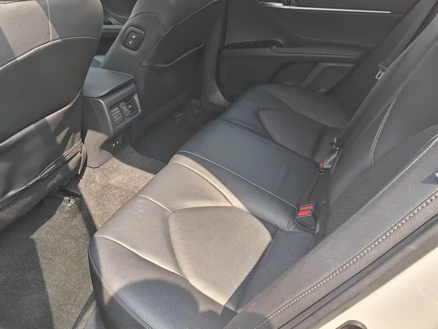 Toyota Camry 2018 2.0G Luxury Edition фото 2