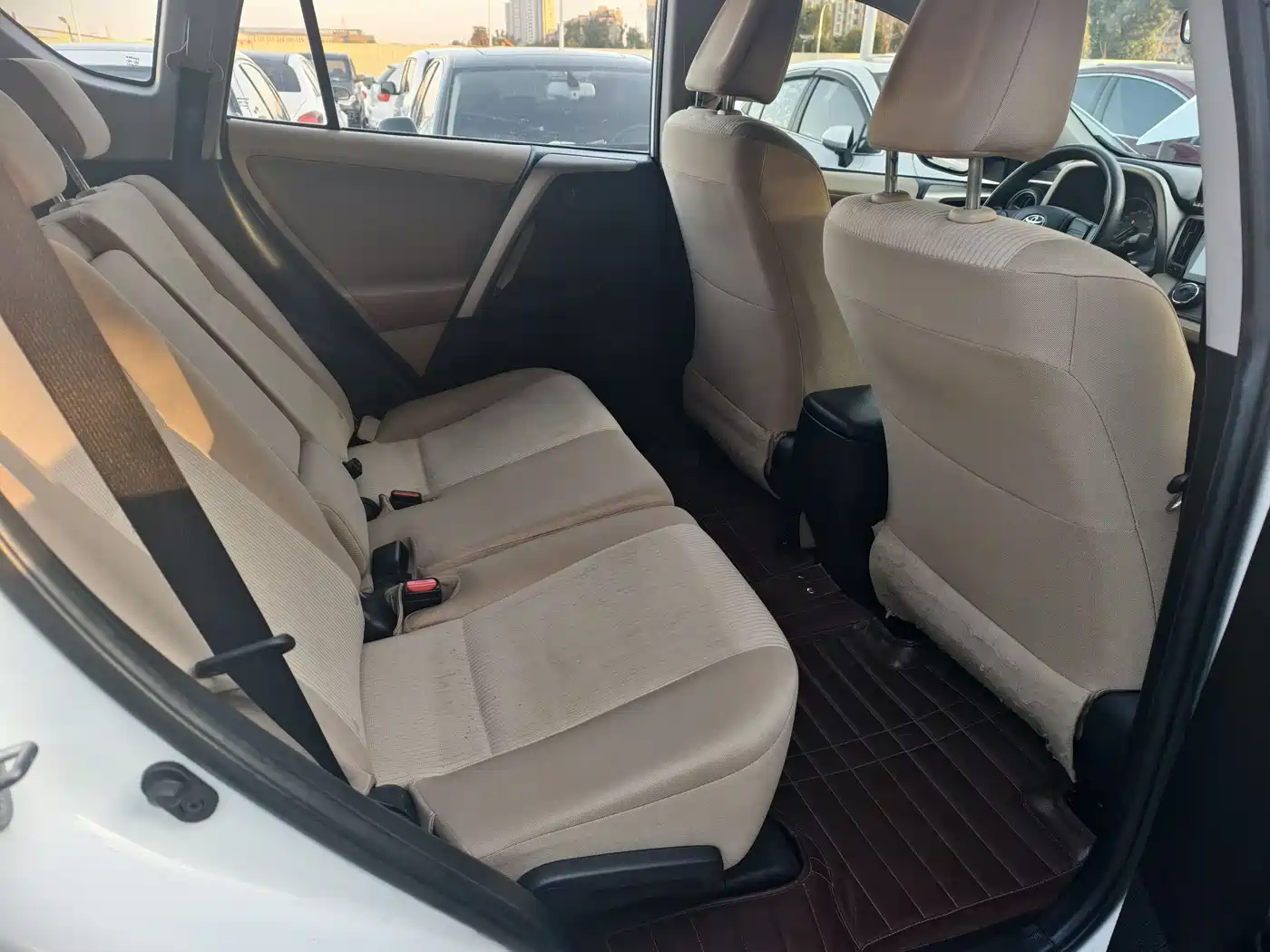 Toyota RAV4 Rongfang 2013 2.0L CVT 2WD Urban фото 12