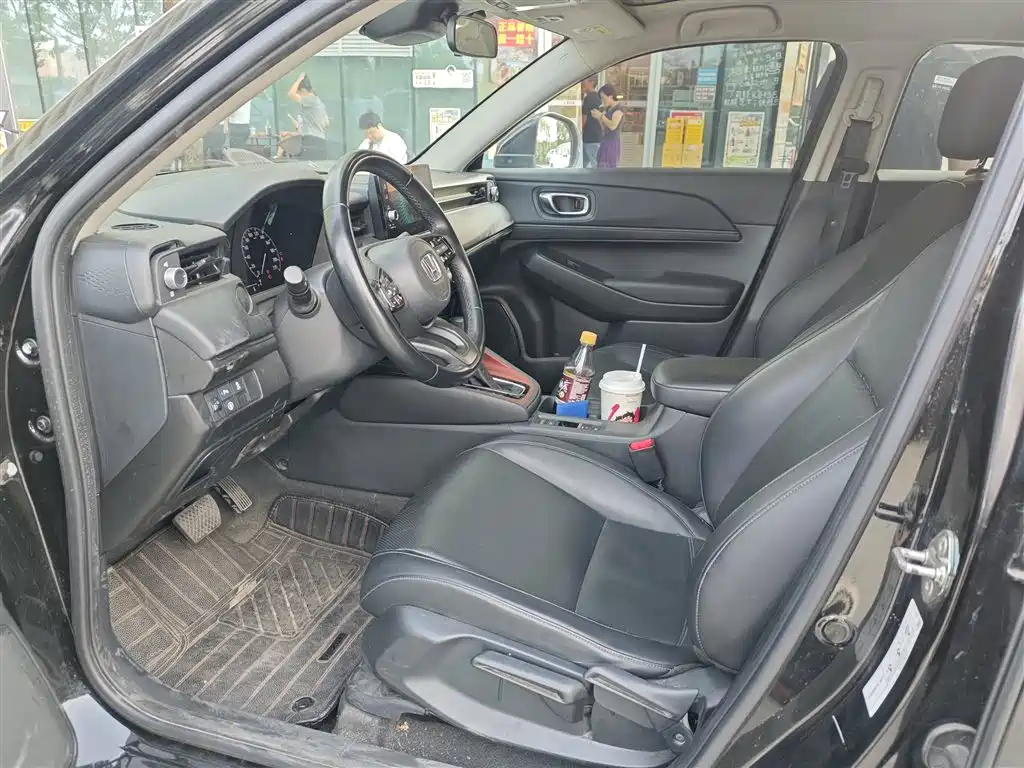 Фото 4 - Honda Vezel
