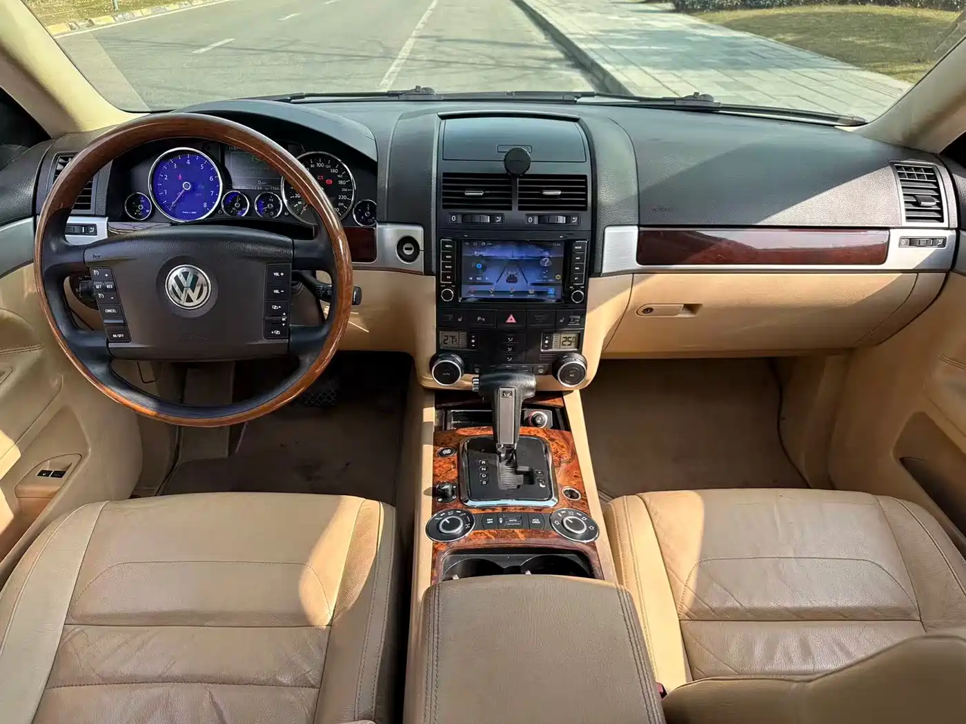 Volkswagen Touareg 2010 3.6 Limited Top Edition фото 11