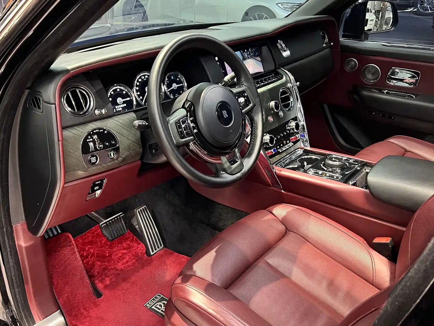 Rolls-Royce Cullinan 2019 2018 5-Seater Version