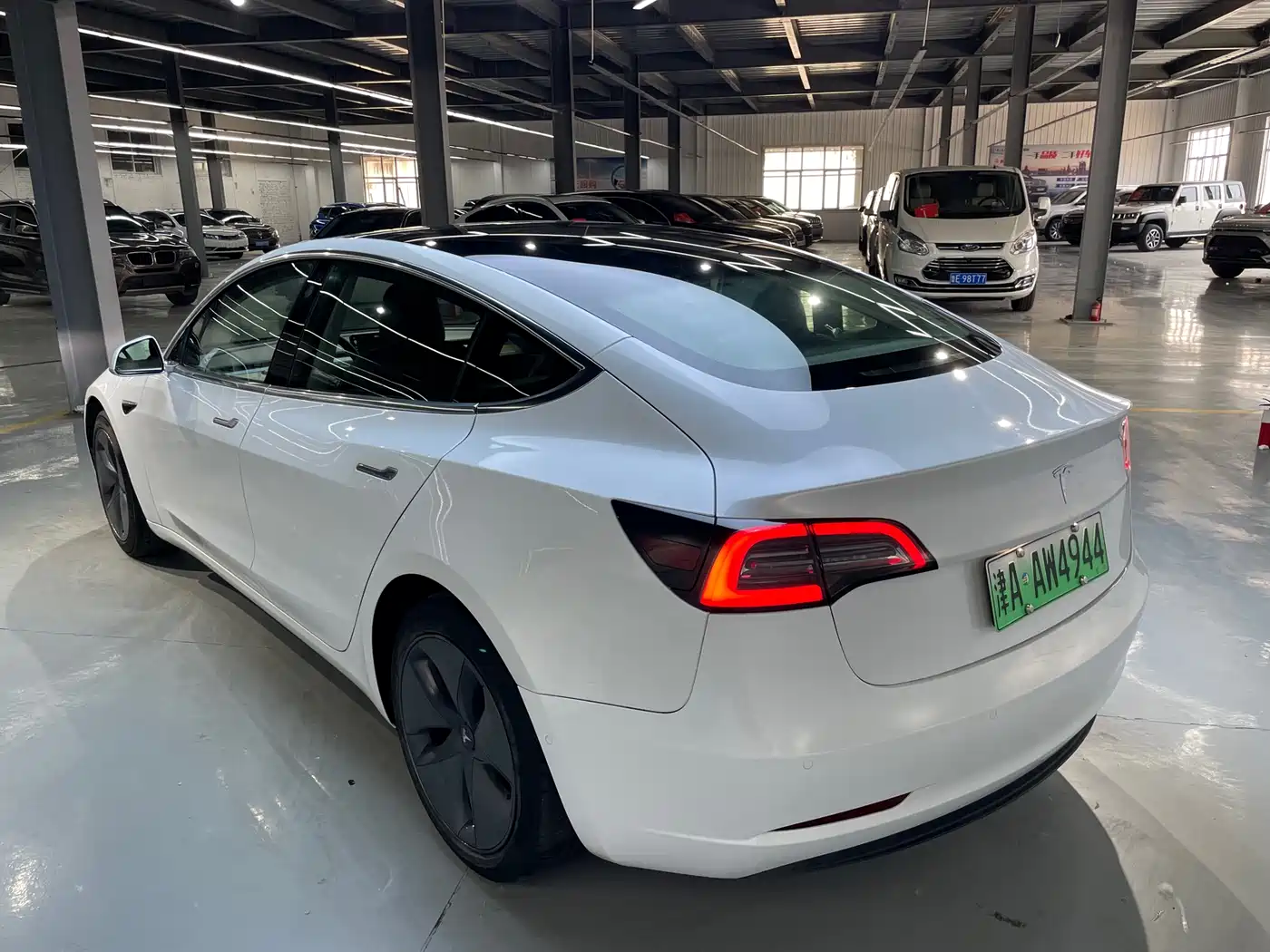 TESLA MODEL 3 (IMPORTED)