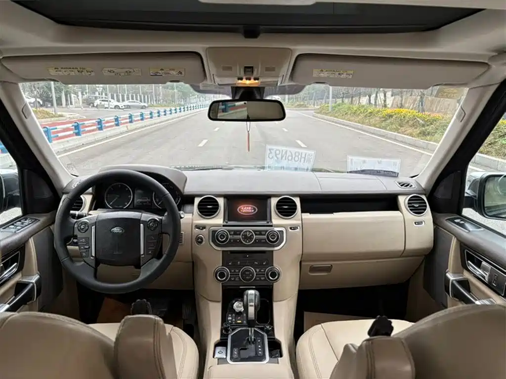 Land Rover Discovery 2012 3.0 SDV6 HSE Diesel фото 9