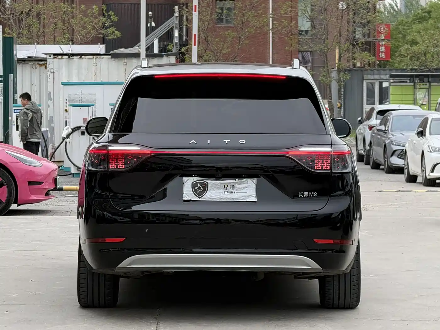 AITO Wenjie AITO M9 2024 Range Extender Max Edition 42kWh 6-seater фото 5