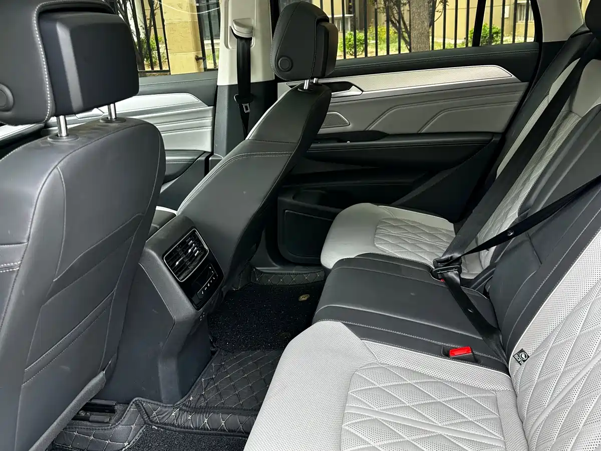 Volkswagen Talagon 2024 380TSI 4WD R-Line Parade Shared Edition фото 7