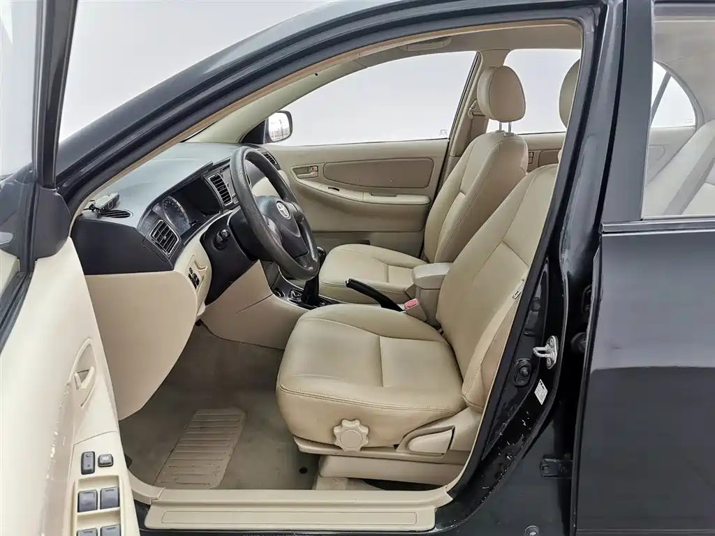 Toyota Corolla 2013 1.6L Manual Value Edition фото 10