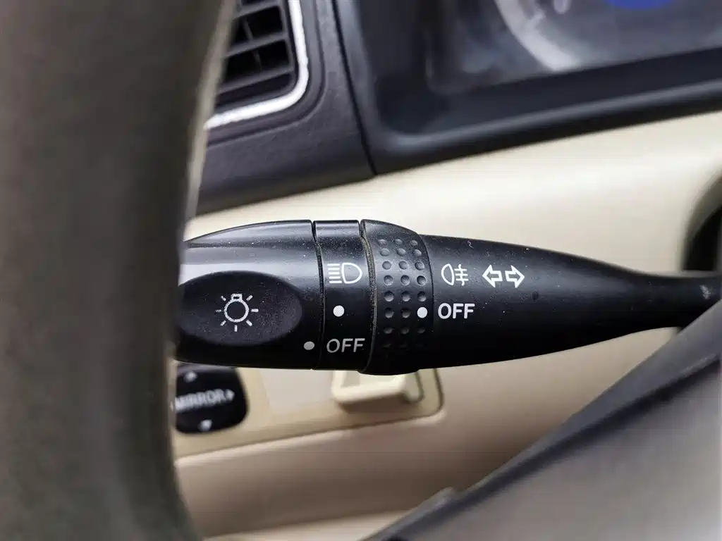 Toyota Corolla 2013 1.6L Manual Value Edition фото 21