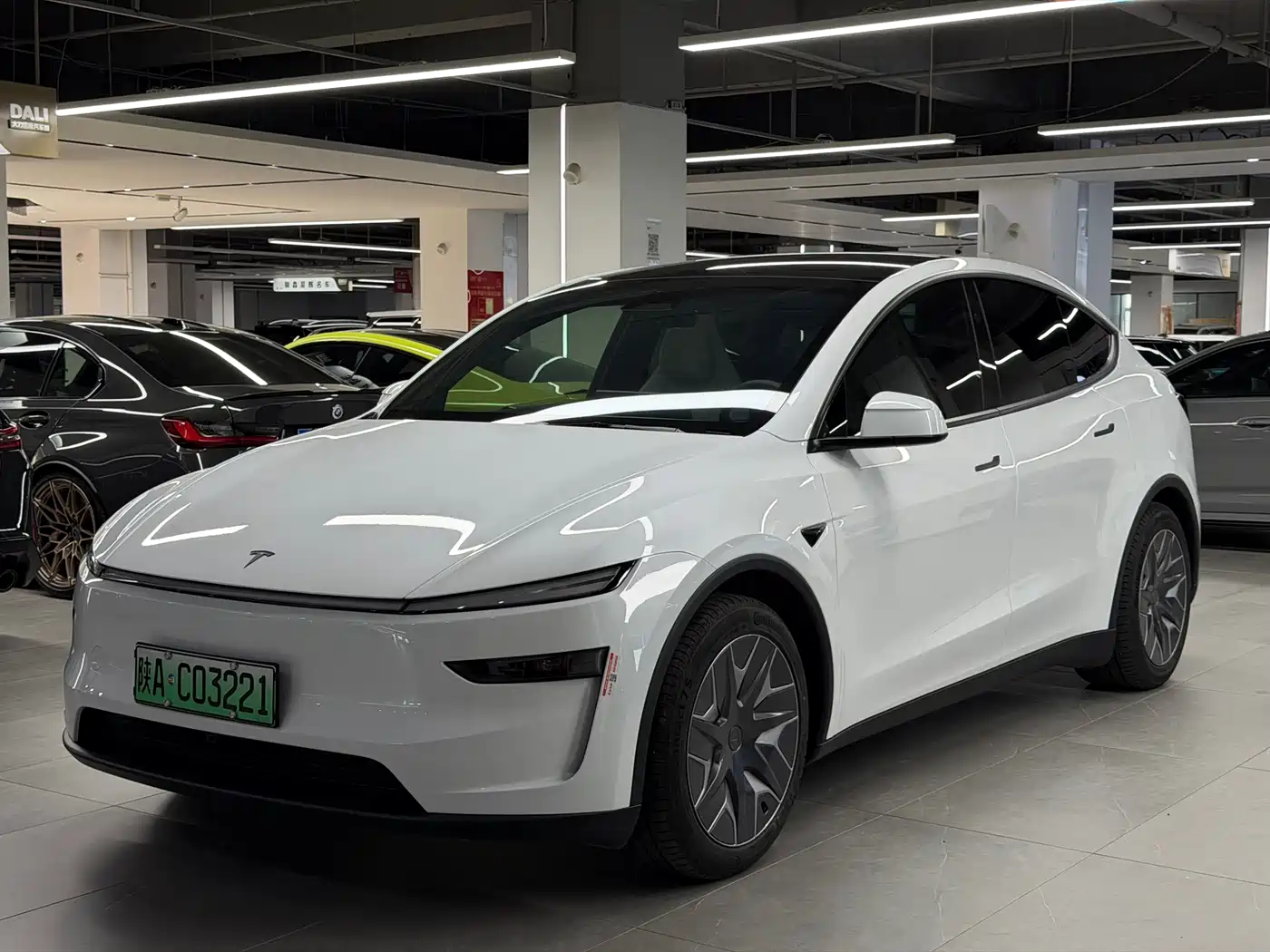 Tesla Model Y L 2026 2025 Facelift Long Range AWD
