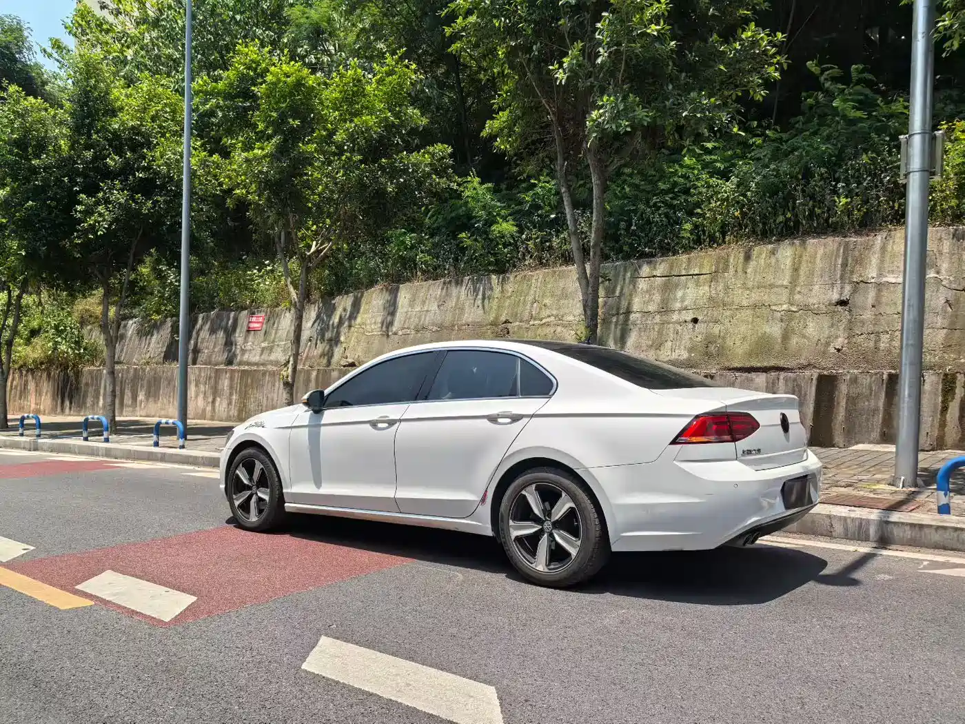 Volkswagen Lamando 2015 330TSI DSG Luxury Edition фото 7