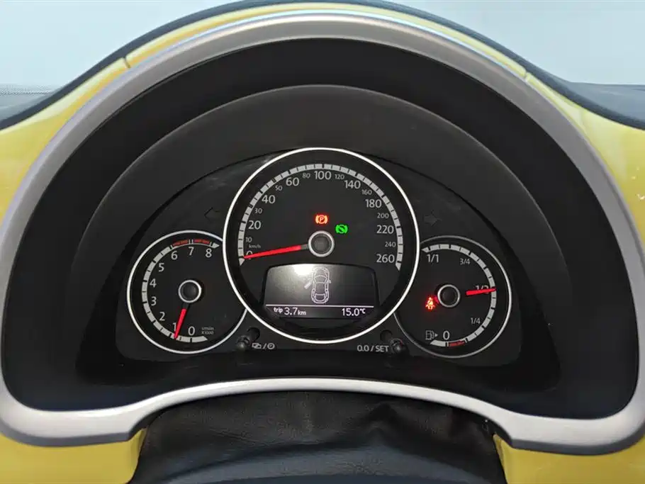 Volkswagen Beetle 2014 1.2TSI Fashion Edition фото 14