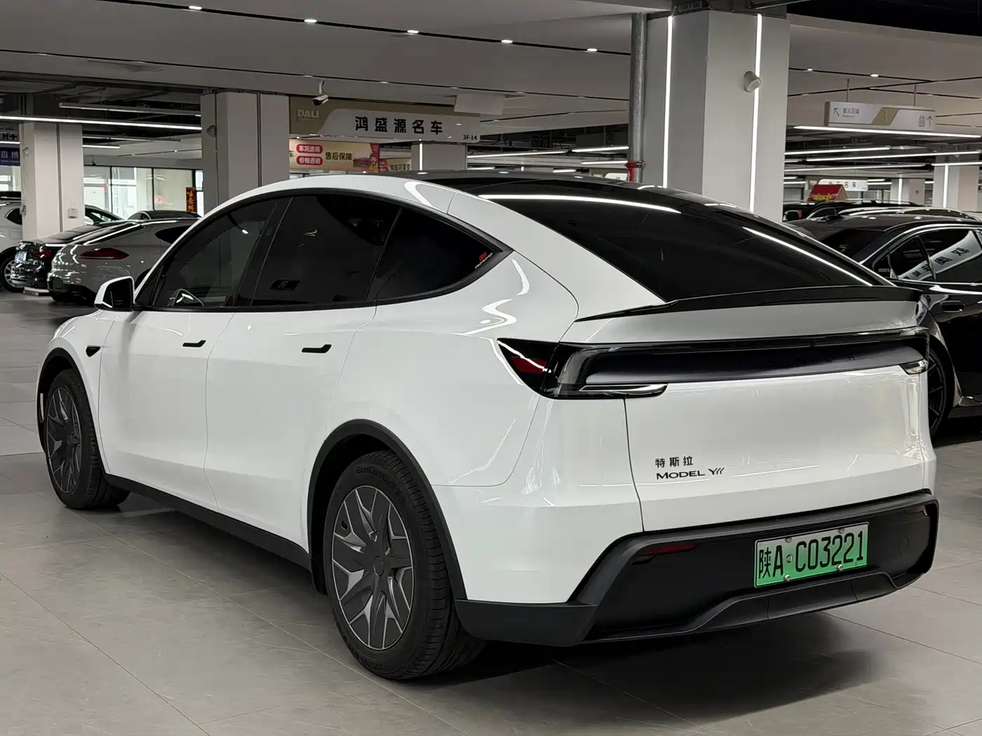 Tesla Model Y L 2026 2025 Facelift Long Range AWD