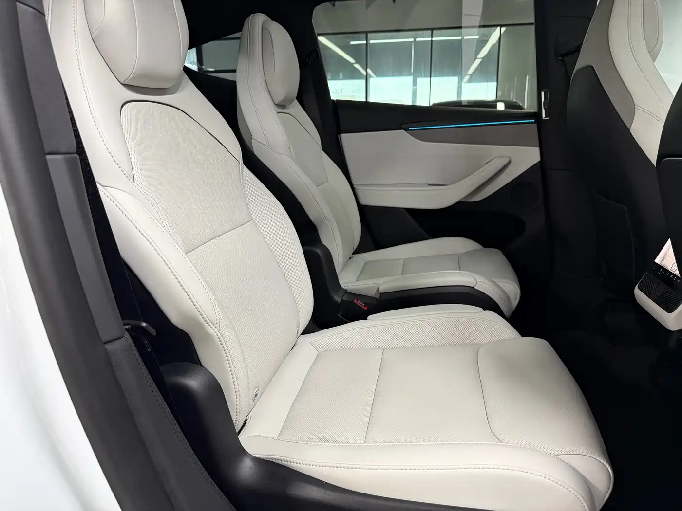 Tesla Model Y L 2026 2025 Facelift Long Range AWD