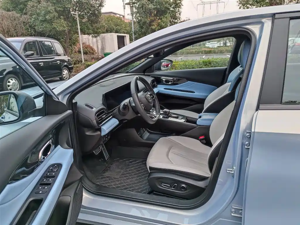 GAC Trumpchi Trumpchi Emkoo 2023 Shadow Leopard H Smart Hybrid фото 5