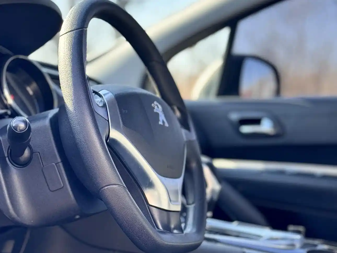 Peugeot 3008 2015 2.0L Automatic Classic Edition фото 6