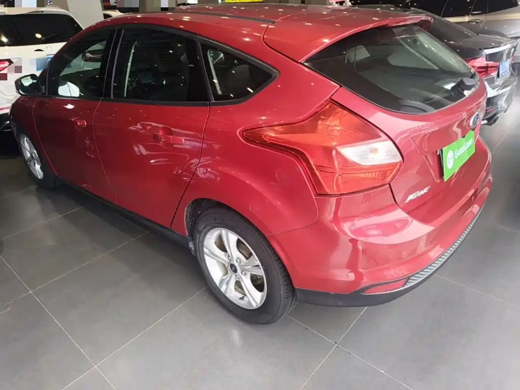 Фото 5 - Ford Focus