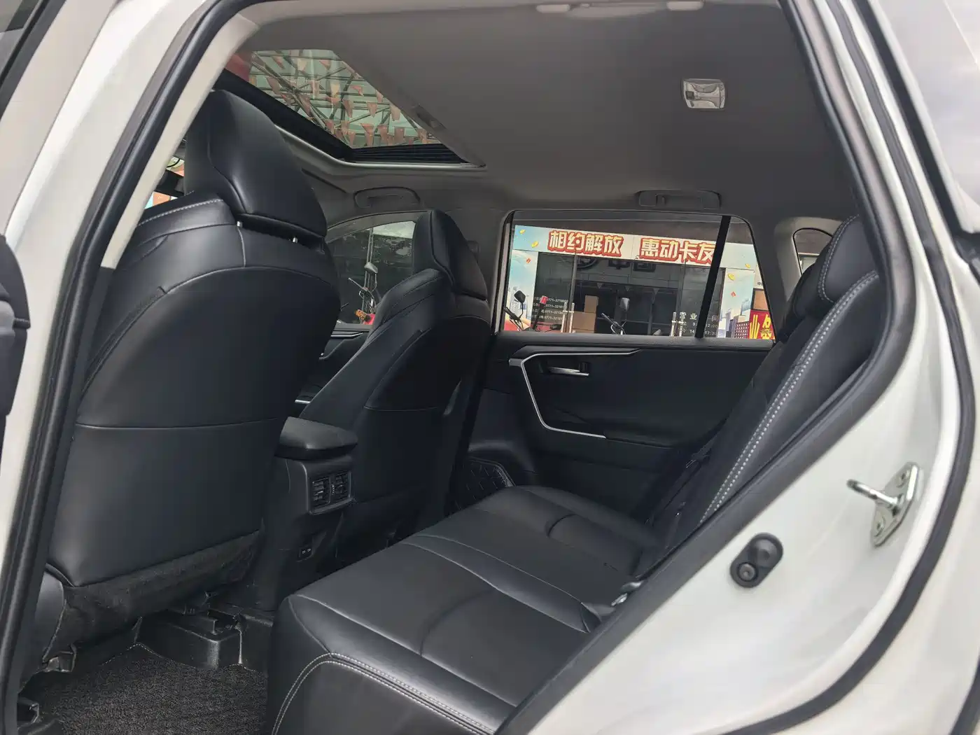 Toyota Wildlander 2022 2.0L CVT AWD Luxury PLUS Edition фото 9