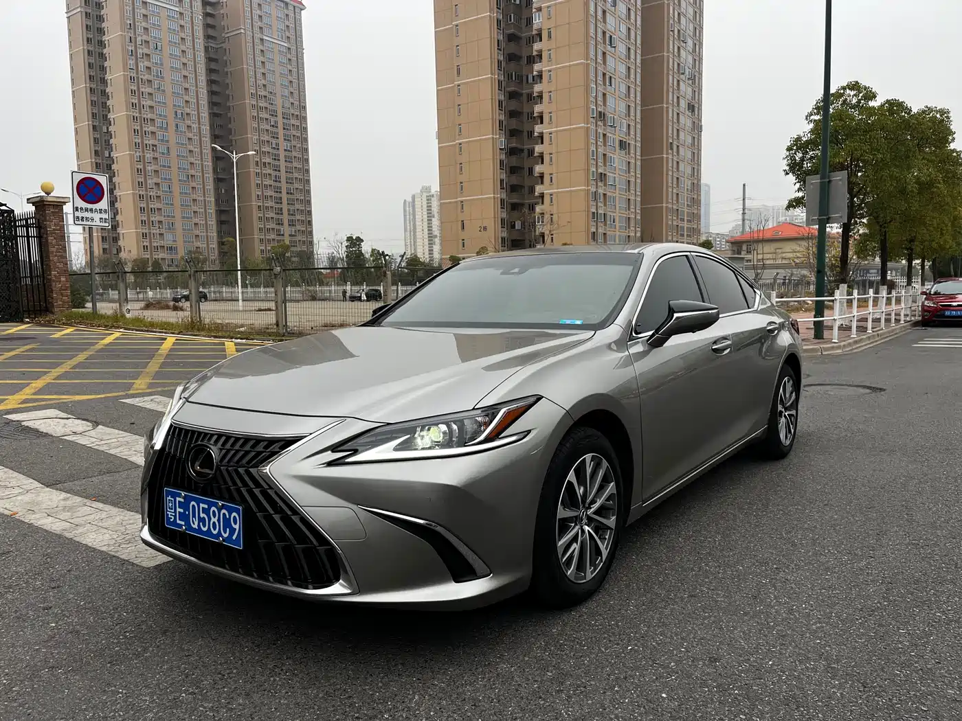 Lexus ES 2022 200 Excellence Edition фото 3