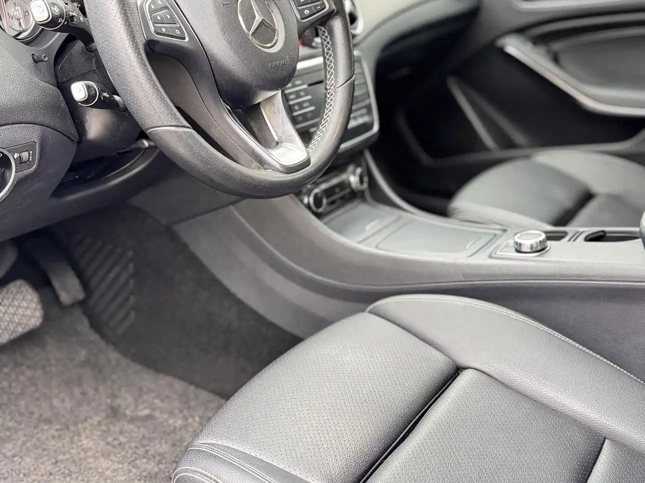 Mercedes-Benz GLA 2016 GLA 200 Dynamic фото 14
