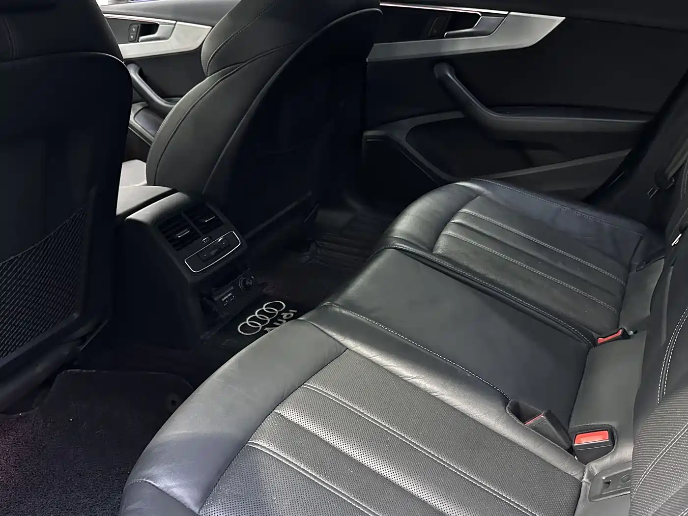 Audi A4L 2020 40 TFSI Fashion Dynamic Edition фото 4