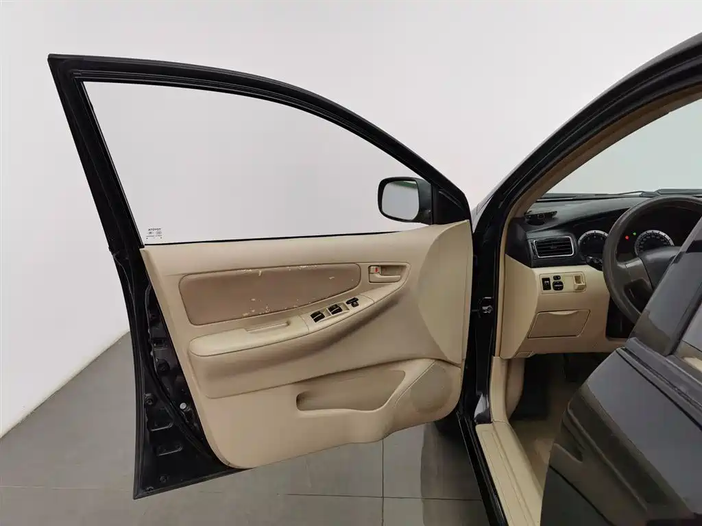 Toyota Corolla 2013 1.6L Manual Value Edition фото 8