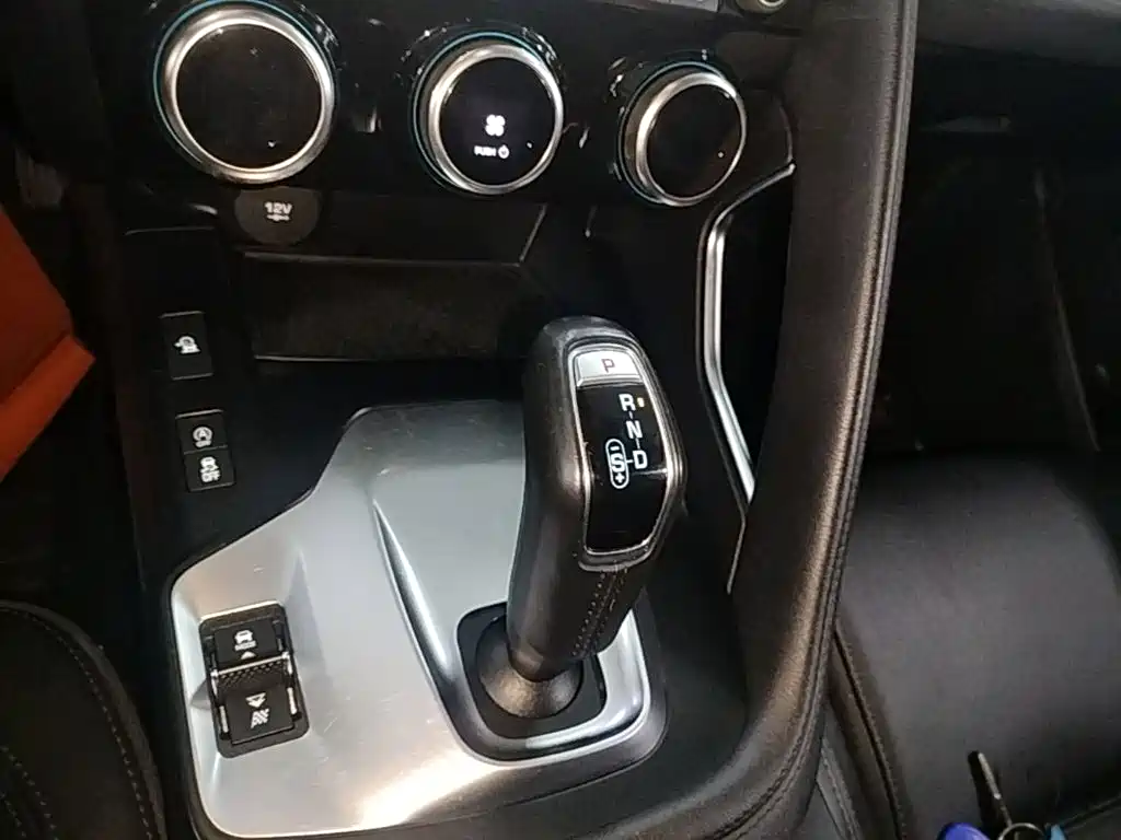 Фото 14 - Jaguar E-PACE