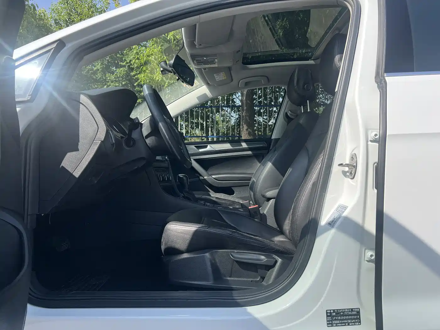 Volkswagen Golf 2016 1.6L Automatic Comfort фото 8