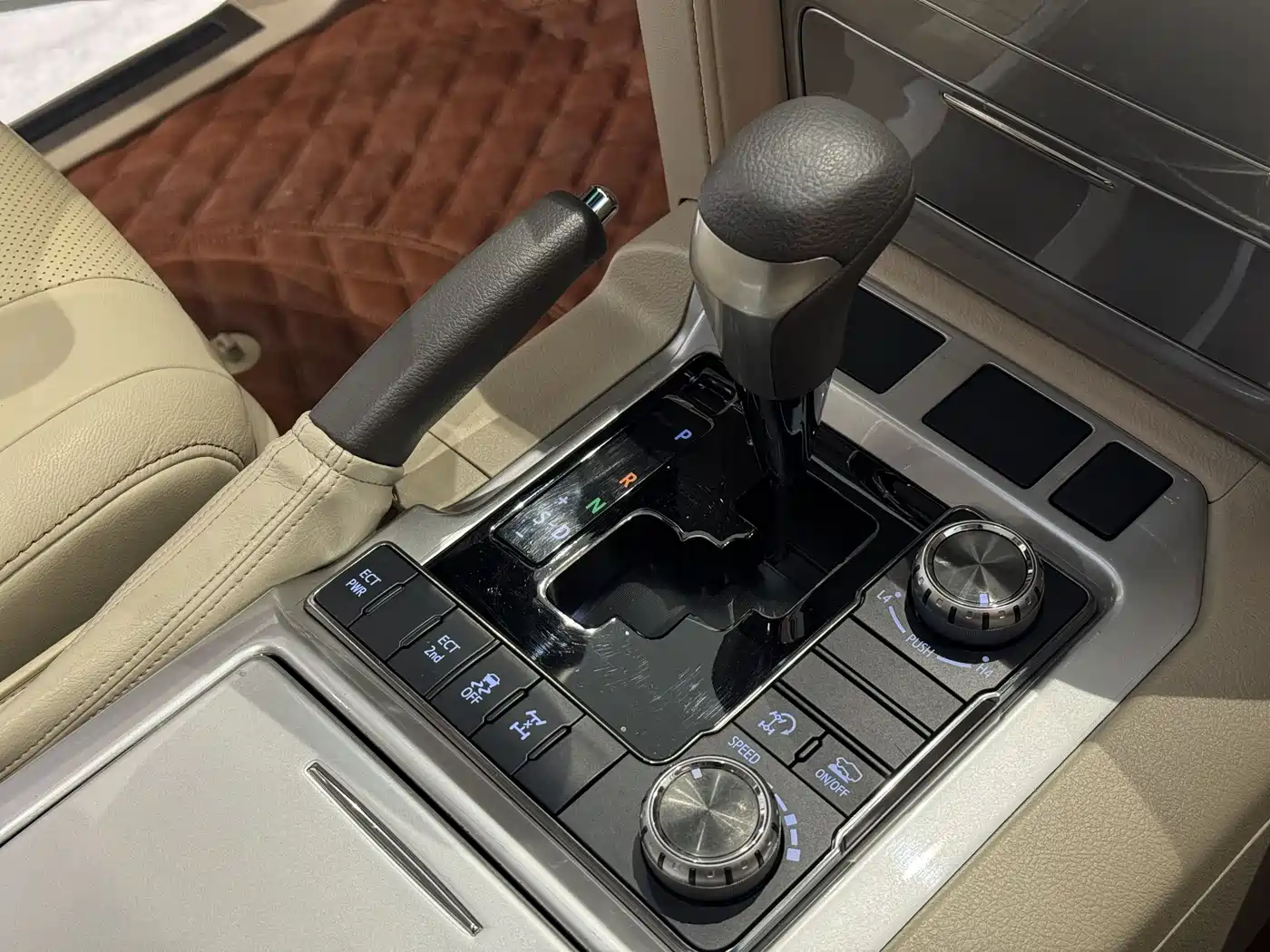 Toyota Land Cruiser (Import) фото 15