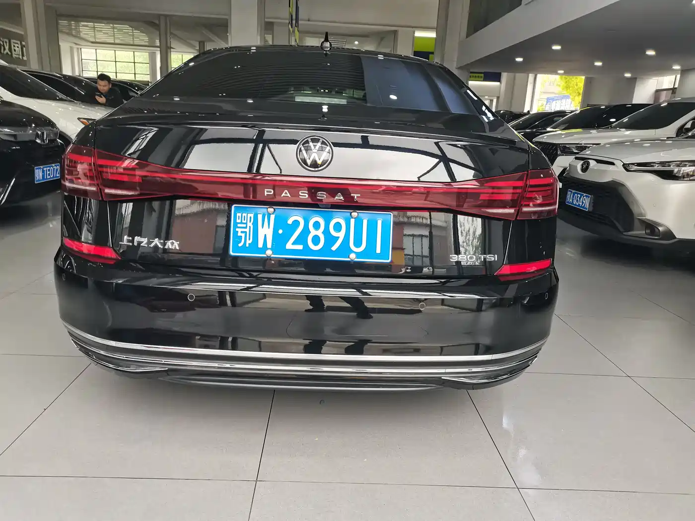 Volkswagen Passat 2024 380TSI Starlight Dragon Soaring Edition фото 8
